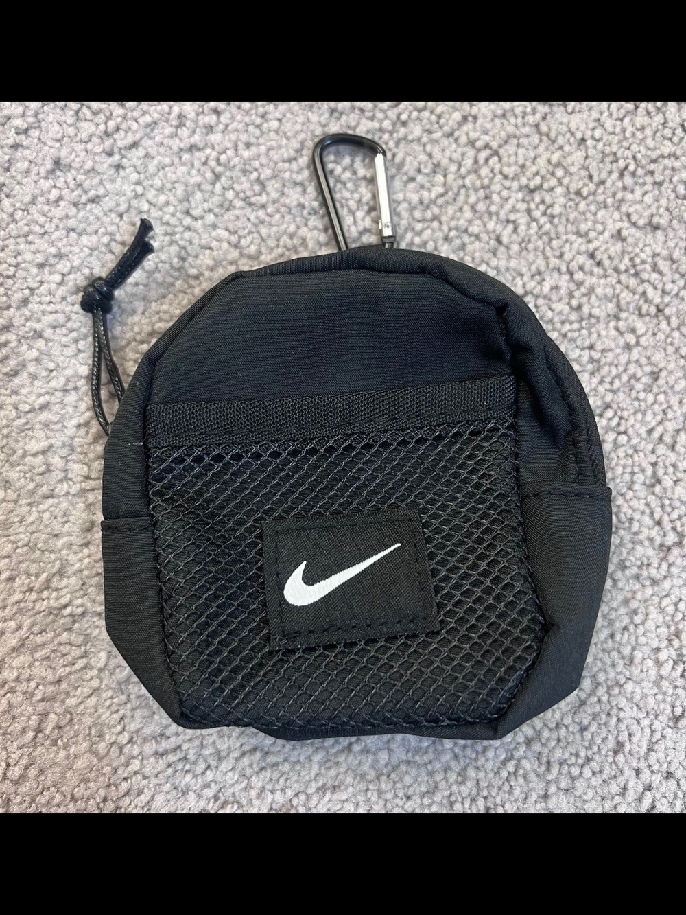 Nike Black Round Mesh-Front Clip Pouch